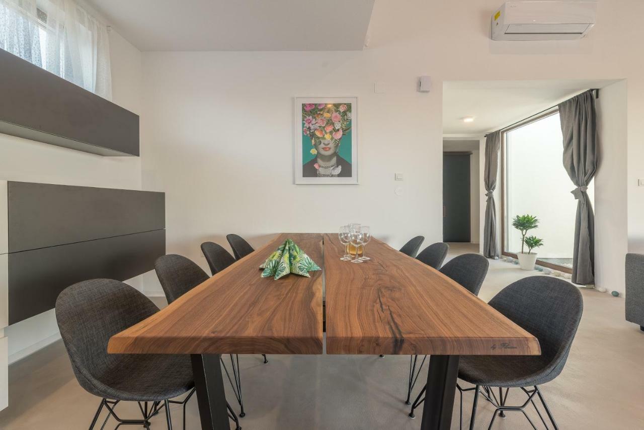 Villa T, Spacious With Heated Pool, Hot Tub & Sauna Rastevic Экстерьер фото